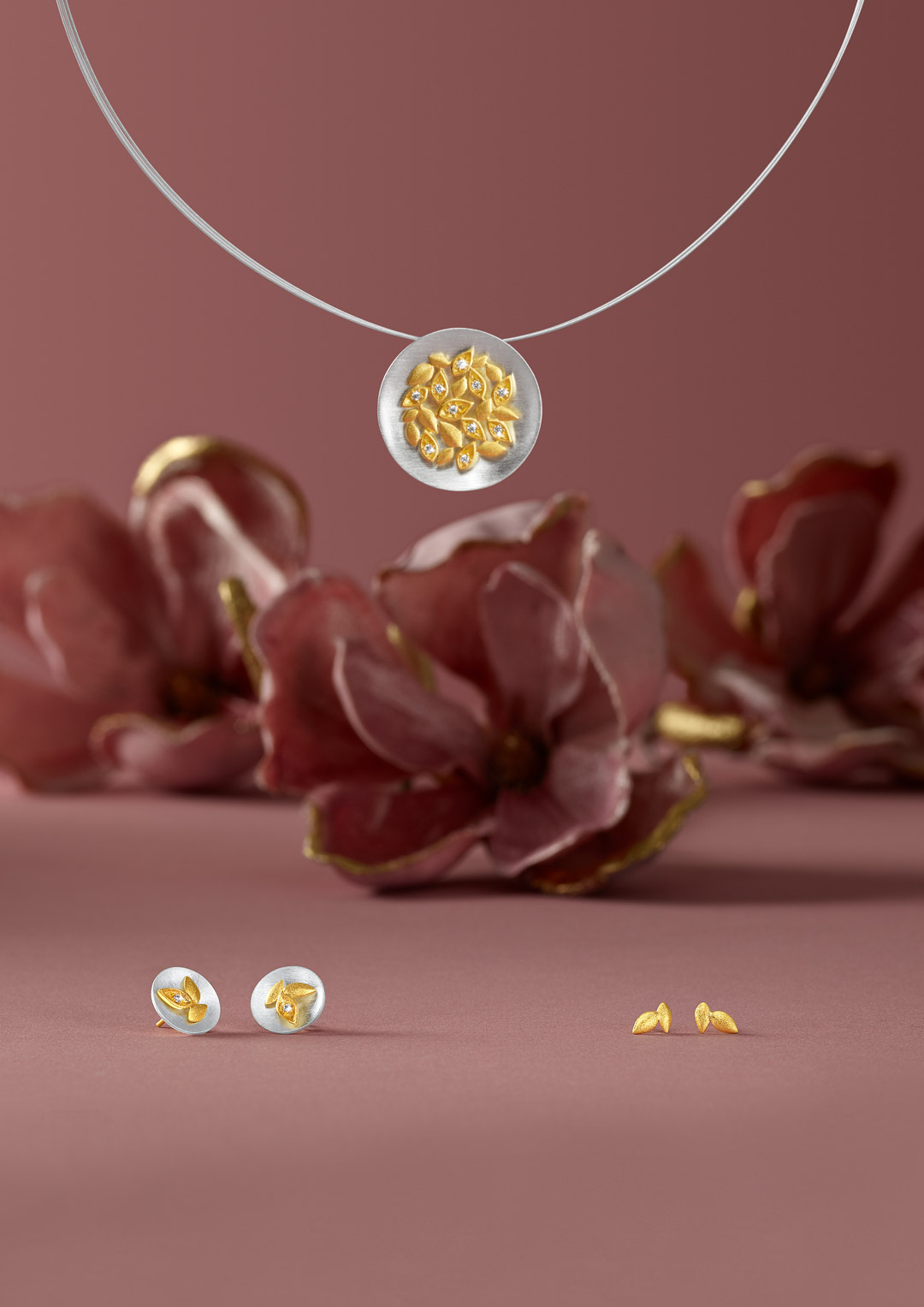 Schmuck Handgefertigt Online Bestellen Bernd Wolf Manufaktur Bereits kurz nach seiner firmengründung ✨die freude im hause bernd wolf war groß, als wir letztes jahr zum vierten mal in folge mit.